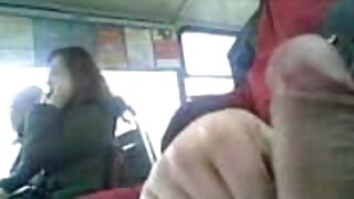 स्टॉकिंग्ज मध्ये Asstastic गडद केस असलेली कुत्री मागे बटन fucked फॉर्म आला